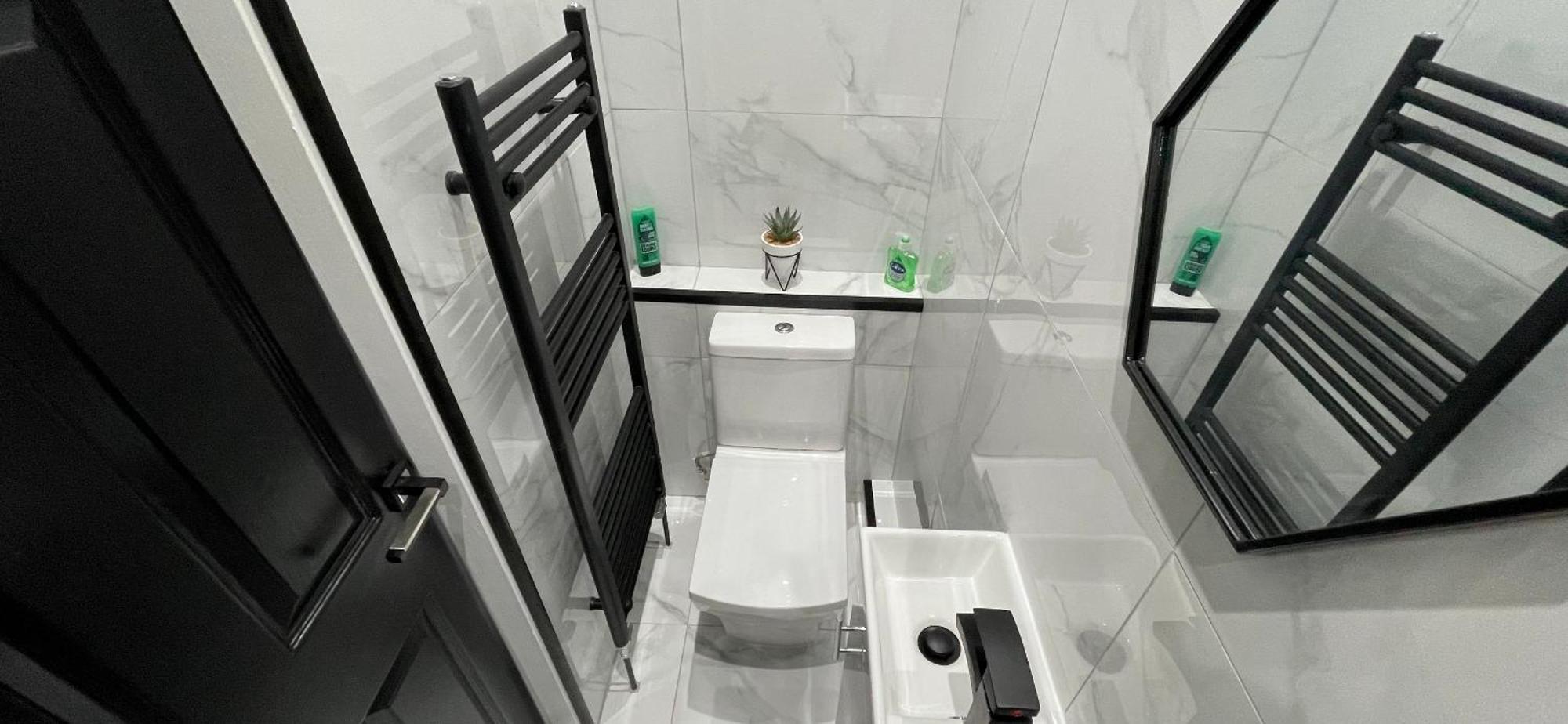 4 Bed 4 Bath House With Free Parking, 5 Mins To Lfc And 15 Mins To City Centre リヴァプール エクステリア 写真